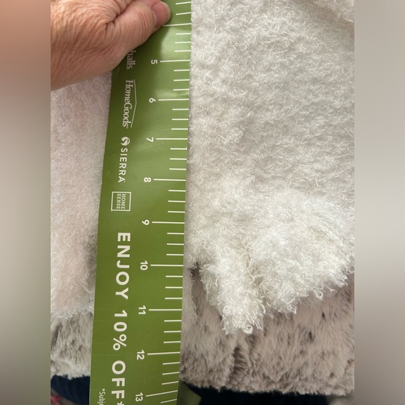 POL jr girls soft fuzzy sleep shorts, size M - Picture 2 of 6